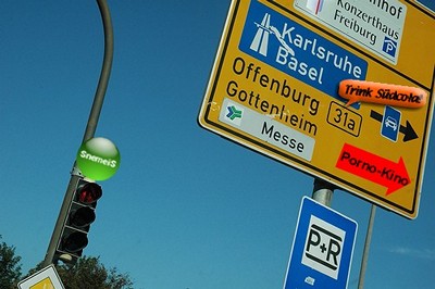 Verkehrsschild mit Werbung - wie es aussehen könnte!